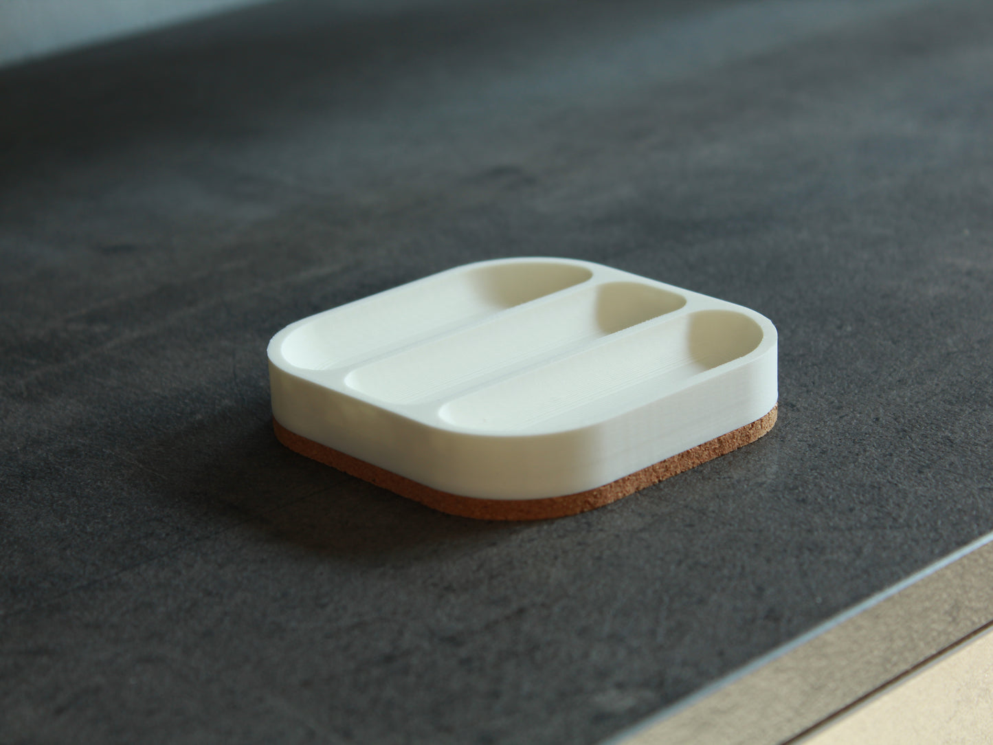 3-slot tray