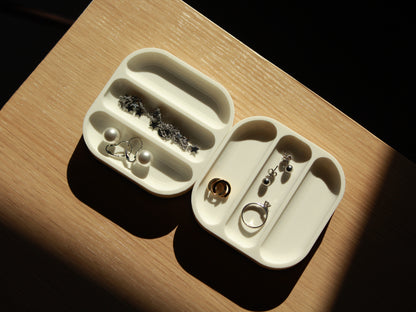 3-slot tray