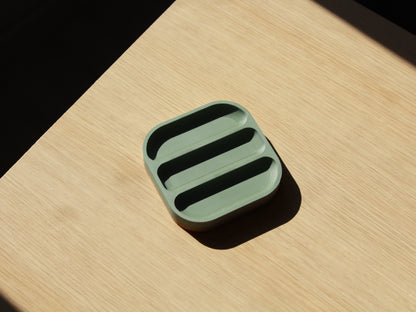 3-slot tray
