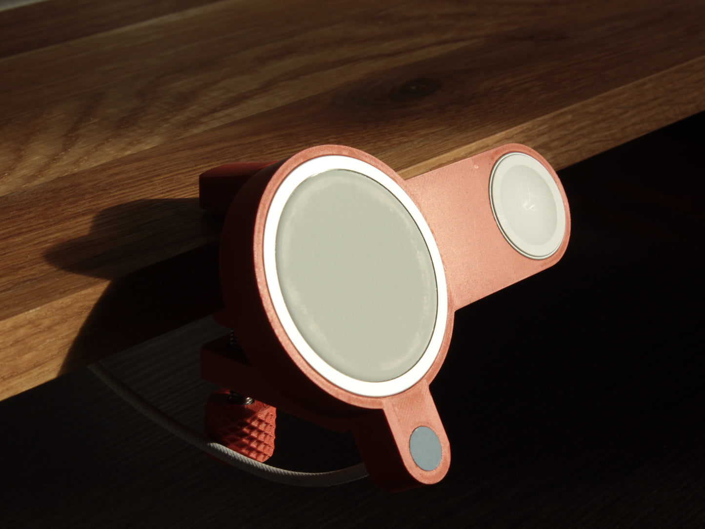 NODO Lite - Compact MagSafe + Watch Clamp-On Docking Station