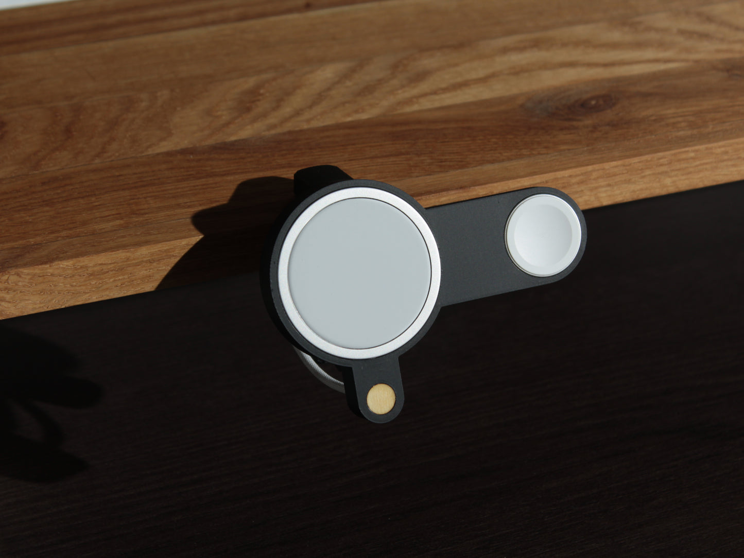 NODO Lite - Compact MagSafe + Watch Clamp-On Docking Station