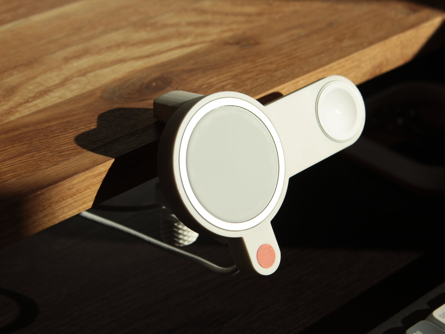 NODO Lite - Compact MagSafe + Watch Clamp-On Docking Station